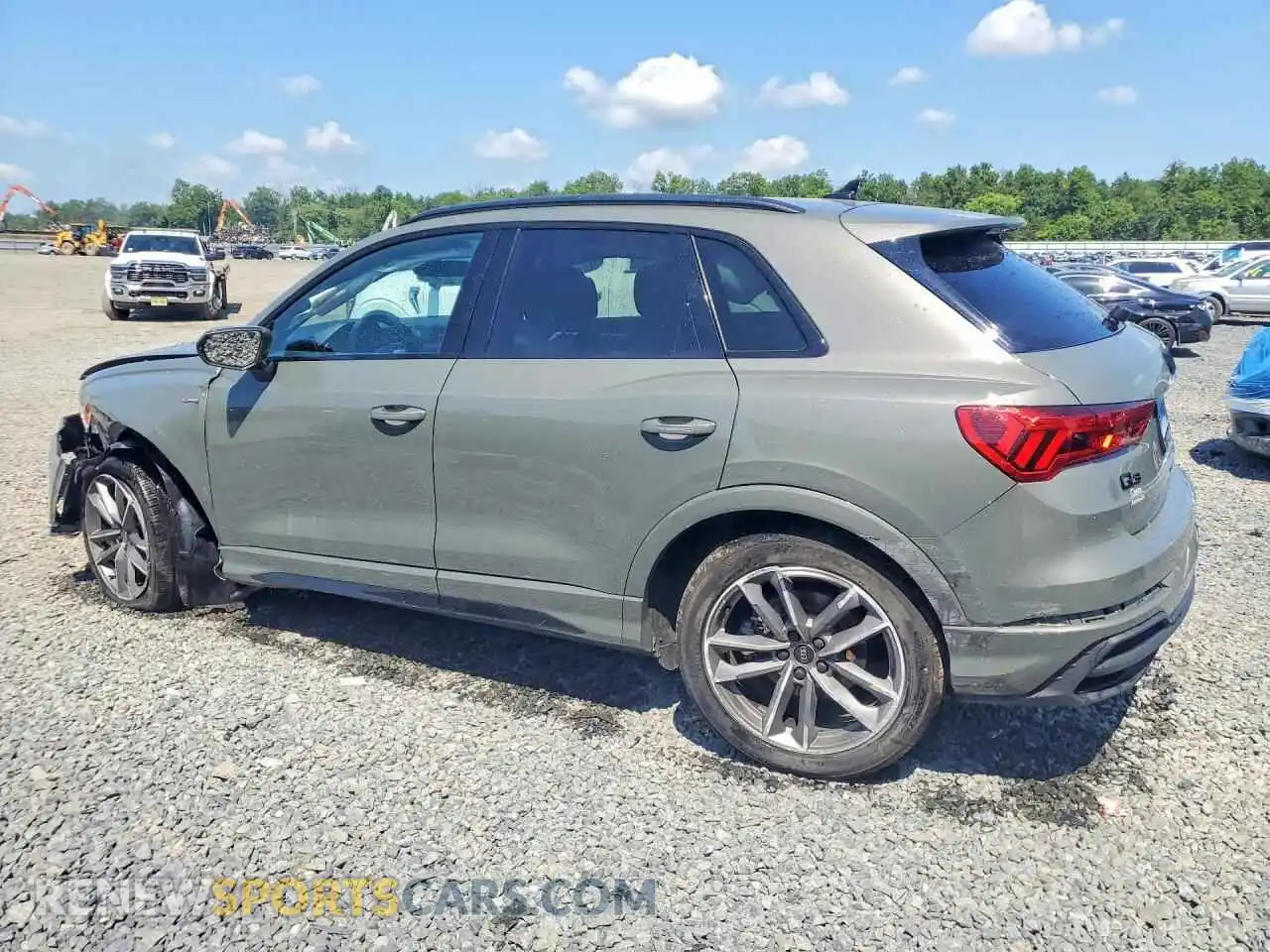 2 fotografías del automóvil dañado WA1EECF37R1200840 AUDI Q3 2024