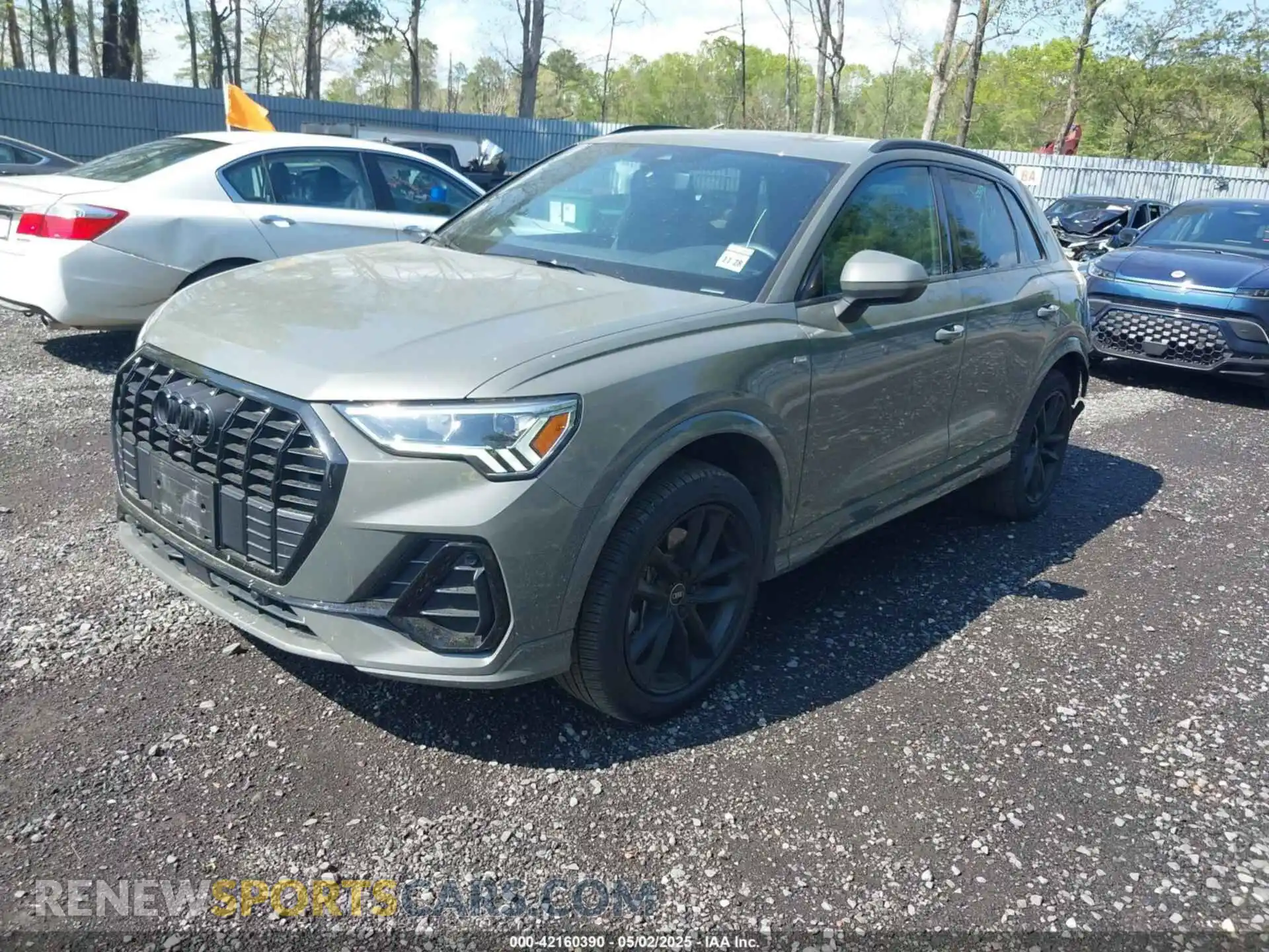 2 fotografías del automóvil dañado WA1EECF39R1046454 AUDI Q3 2024