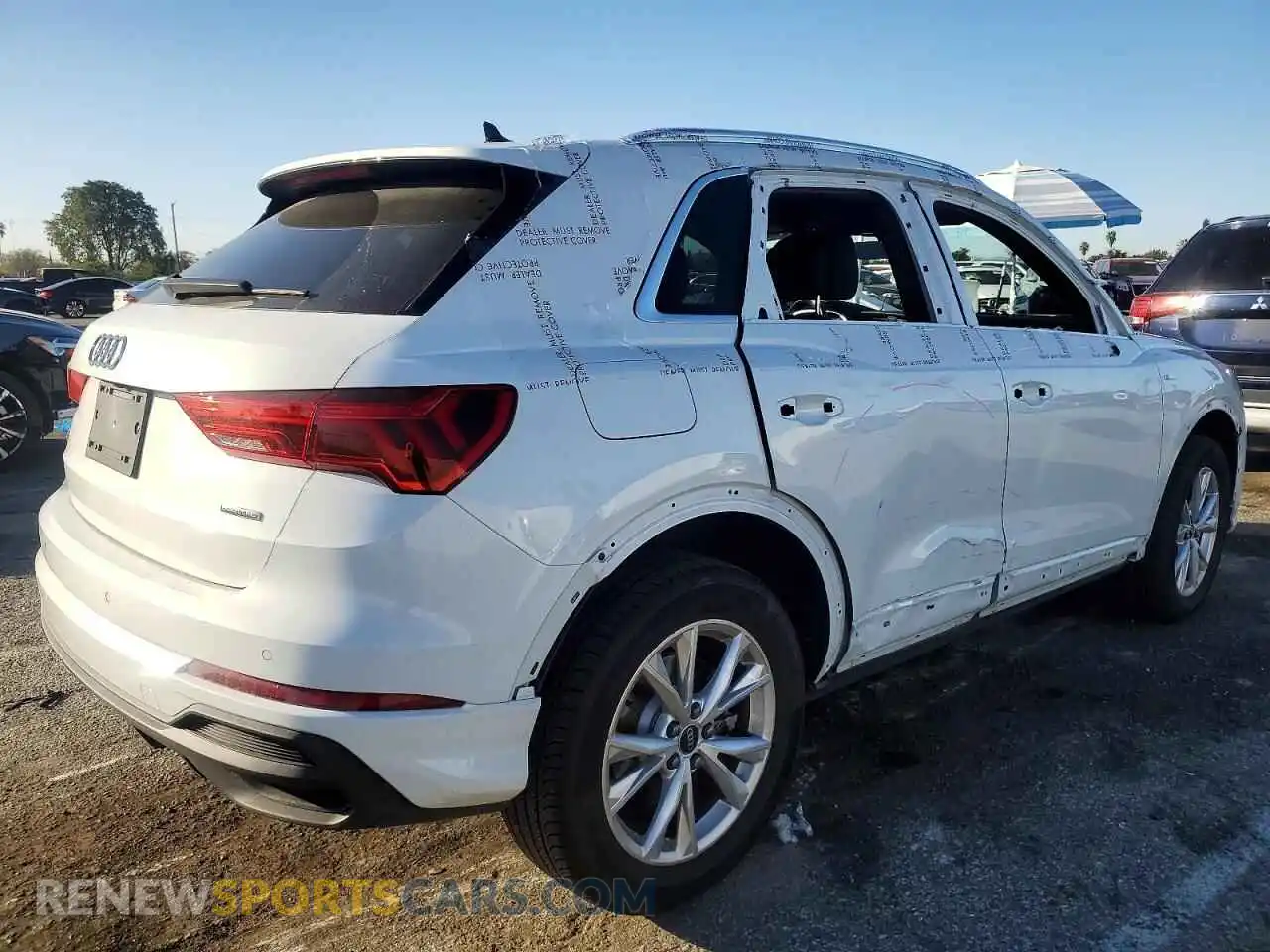 3 Photograph of a damaged car WA1EECF39R1167288 AUDI Q3 2024