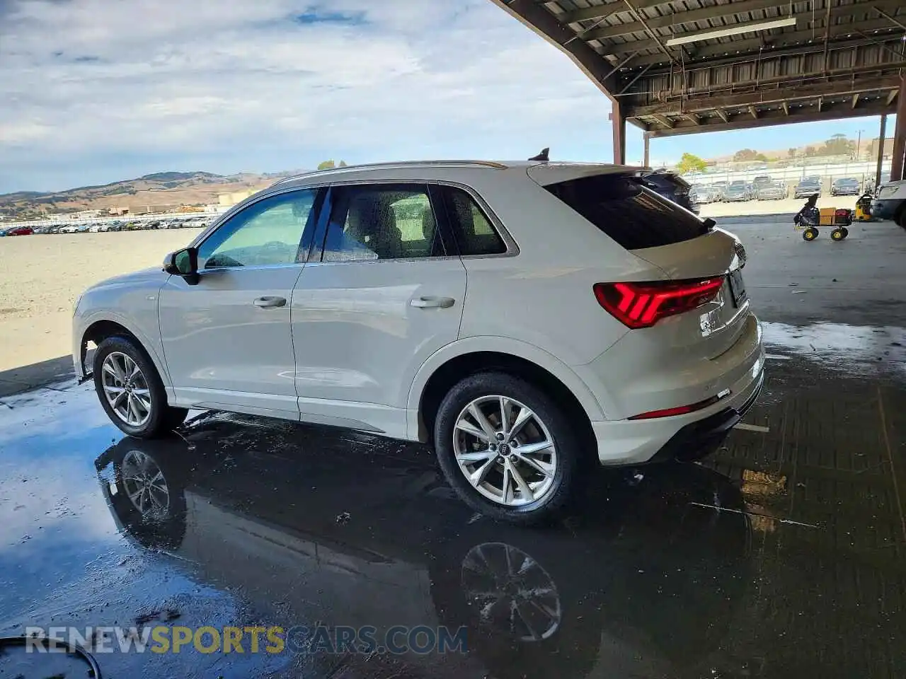 2 fotografías del automóvil dañado WA1DECF34S1014660 AUDI Q3 2025