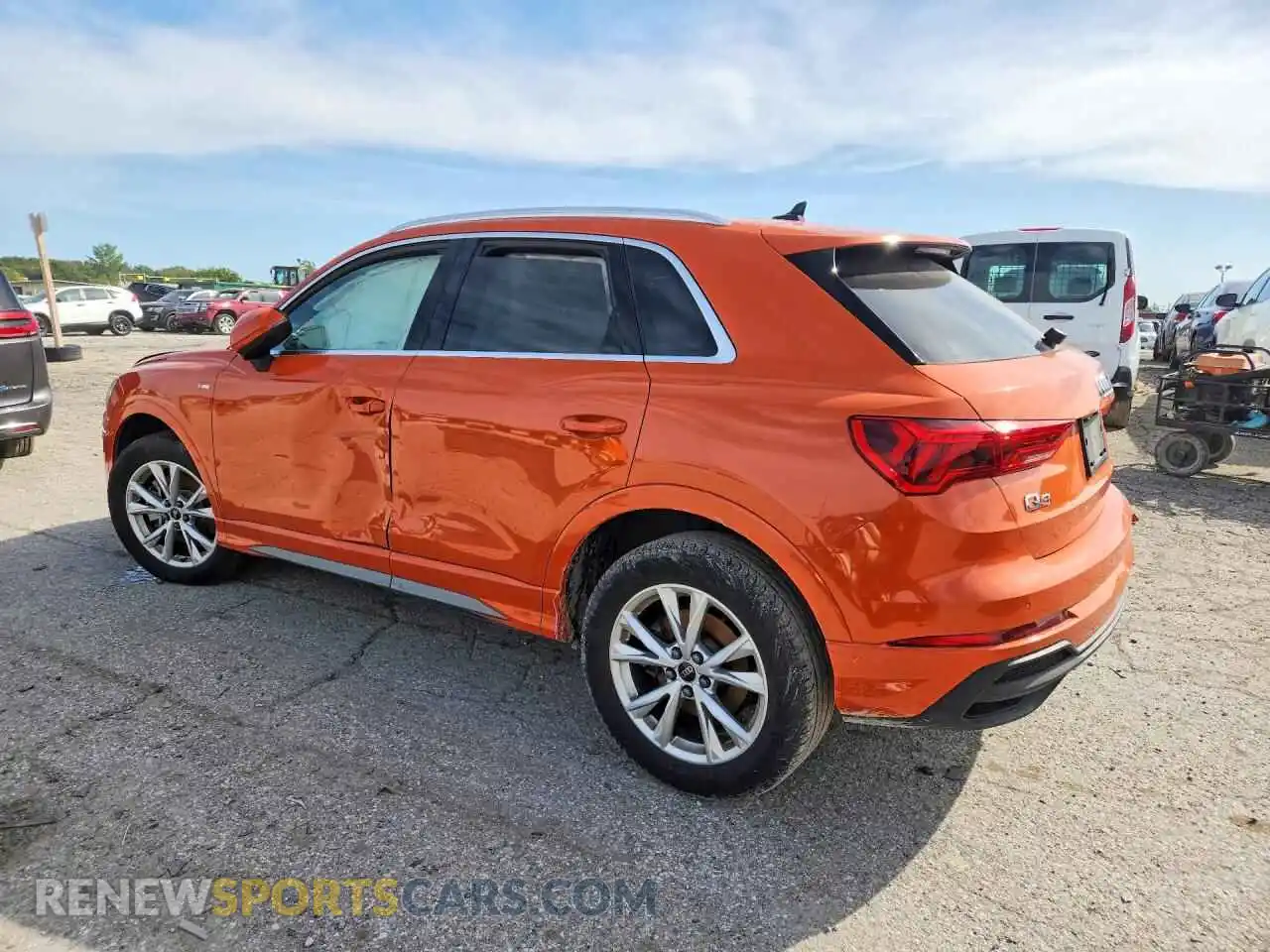 2 fotografías del automóvil dañado WA1DECF38S1061562 AUDI Q3 2025