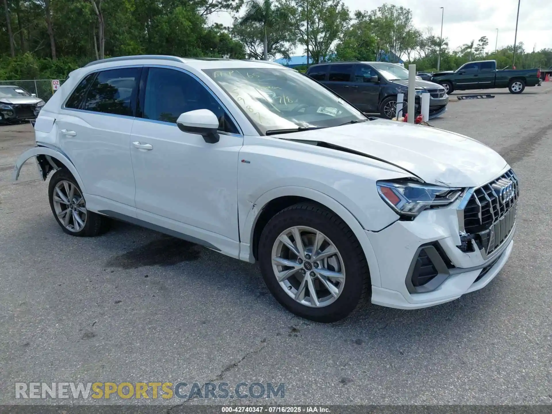 1 Photograph of a damaged car WA1DECF39S1035987 AUDI Q3 2025