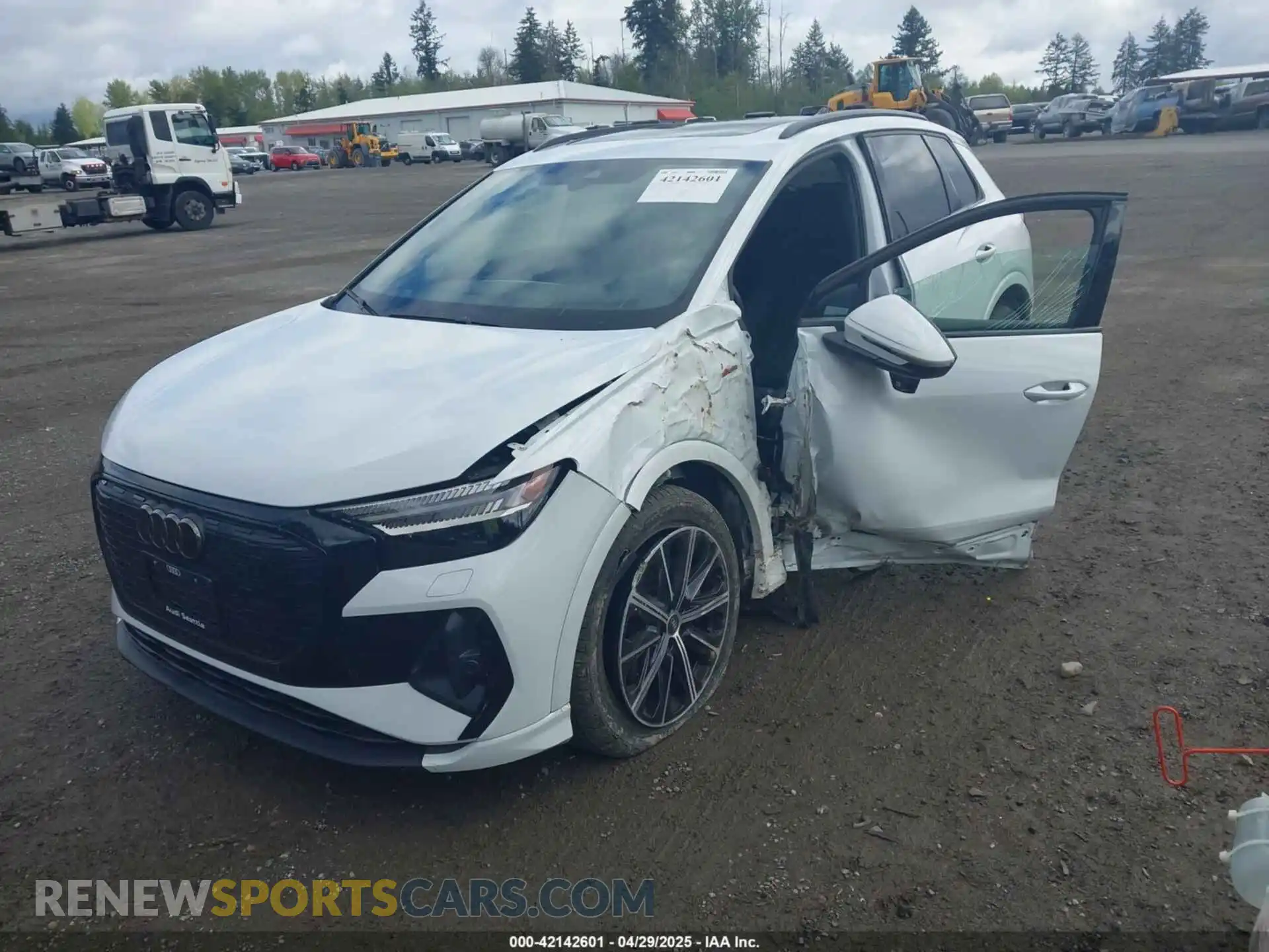 2 Photograph of a damaged car WA1M2BFZ1NP047351 AUDI Q4 E-TRON 2022