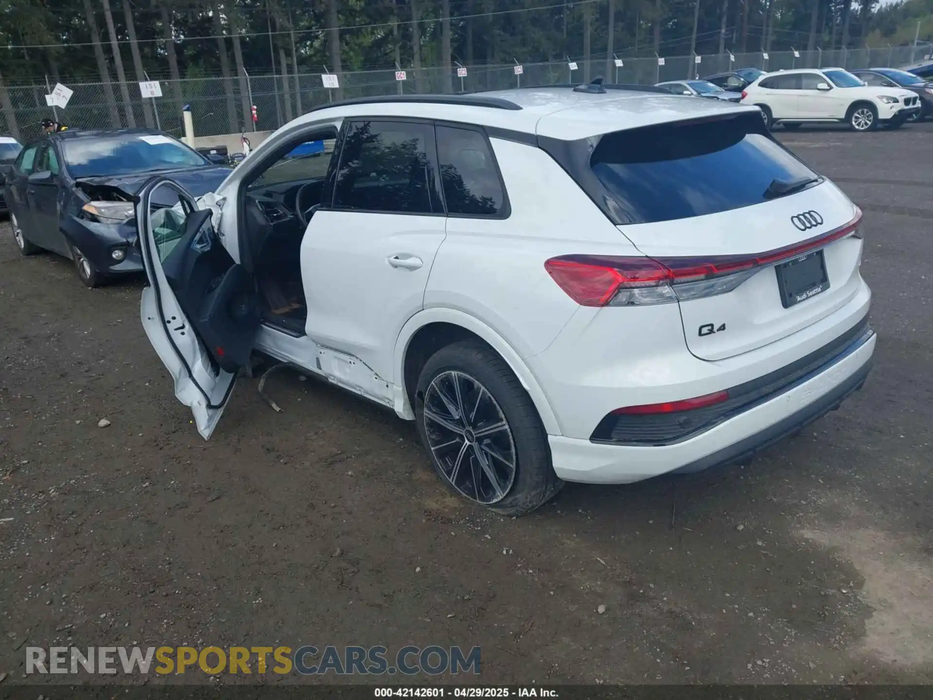 3 Photograph of a damaged car WA1M2BFZ1NP047351 AUDI Q4 E-TRON 2022