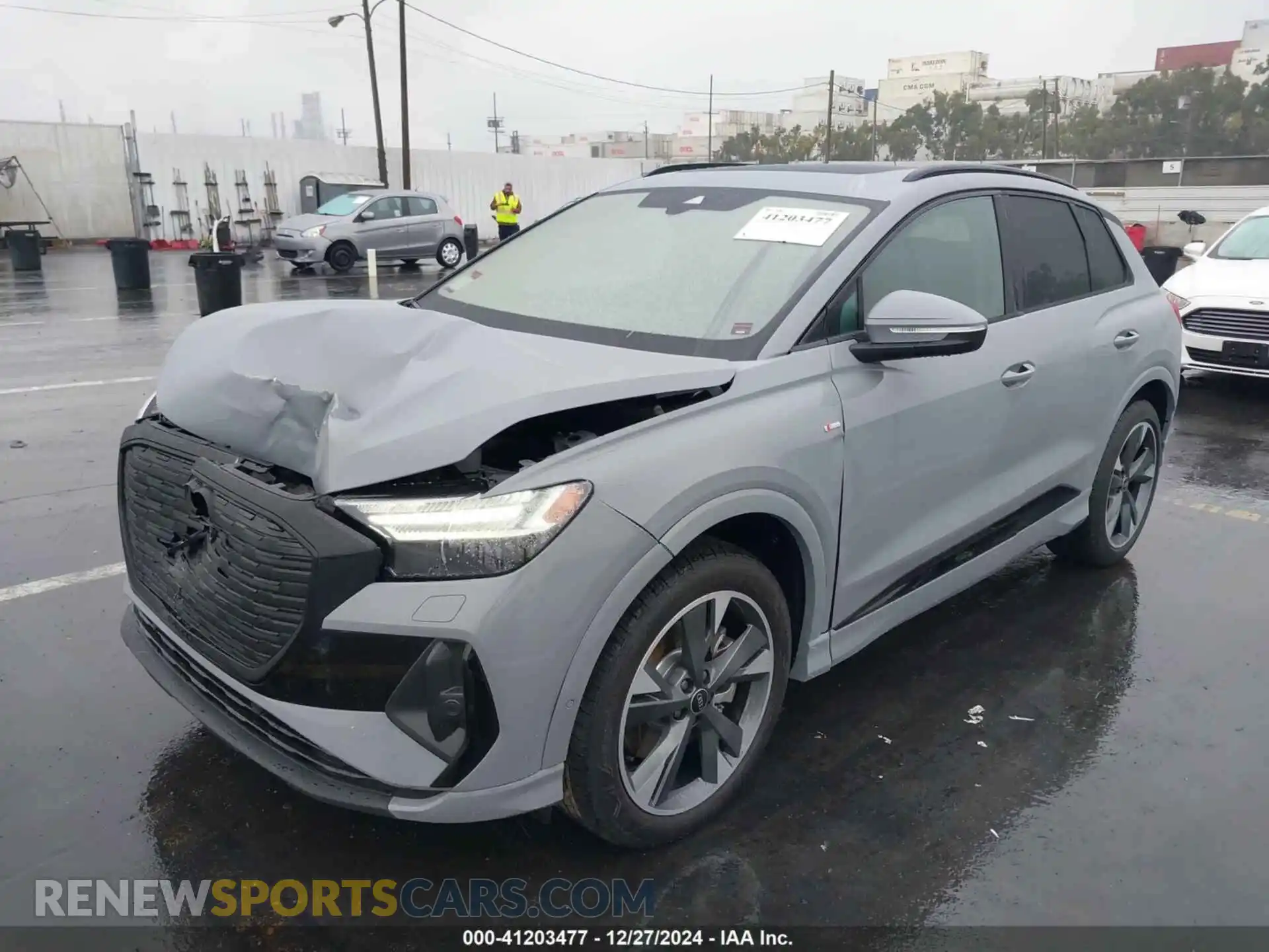 2 fotografías del automóvil dañado WA1MUBFZ6RP059706 AUDI Q4 E-TRON 2024