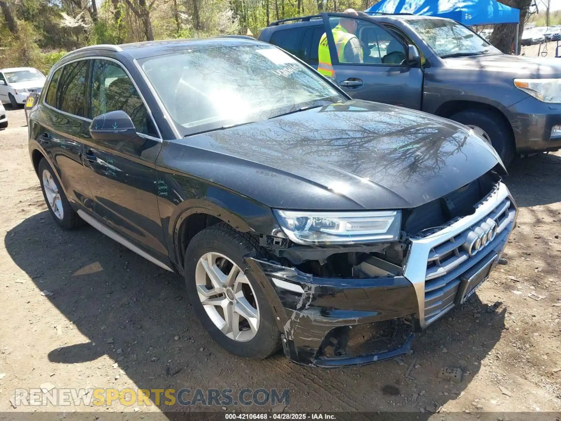 1 Photograph of a damaged car WA1ANAFY0K2103123 AUDI Q5 2019