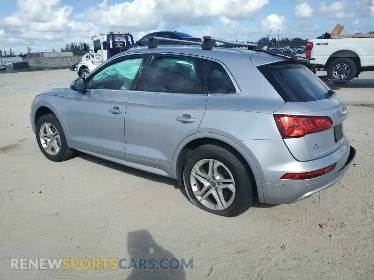 2 fotografías del automóvil dañado WA1ANAFY8K2053183 AUDI Q5 2019