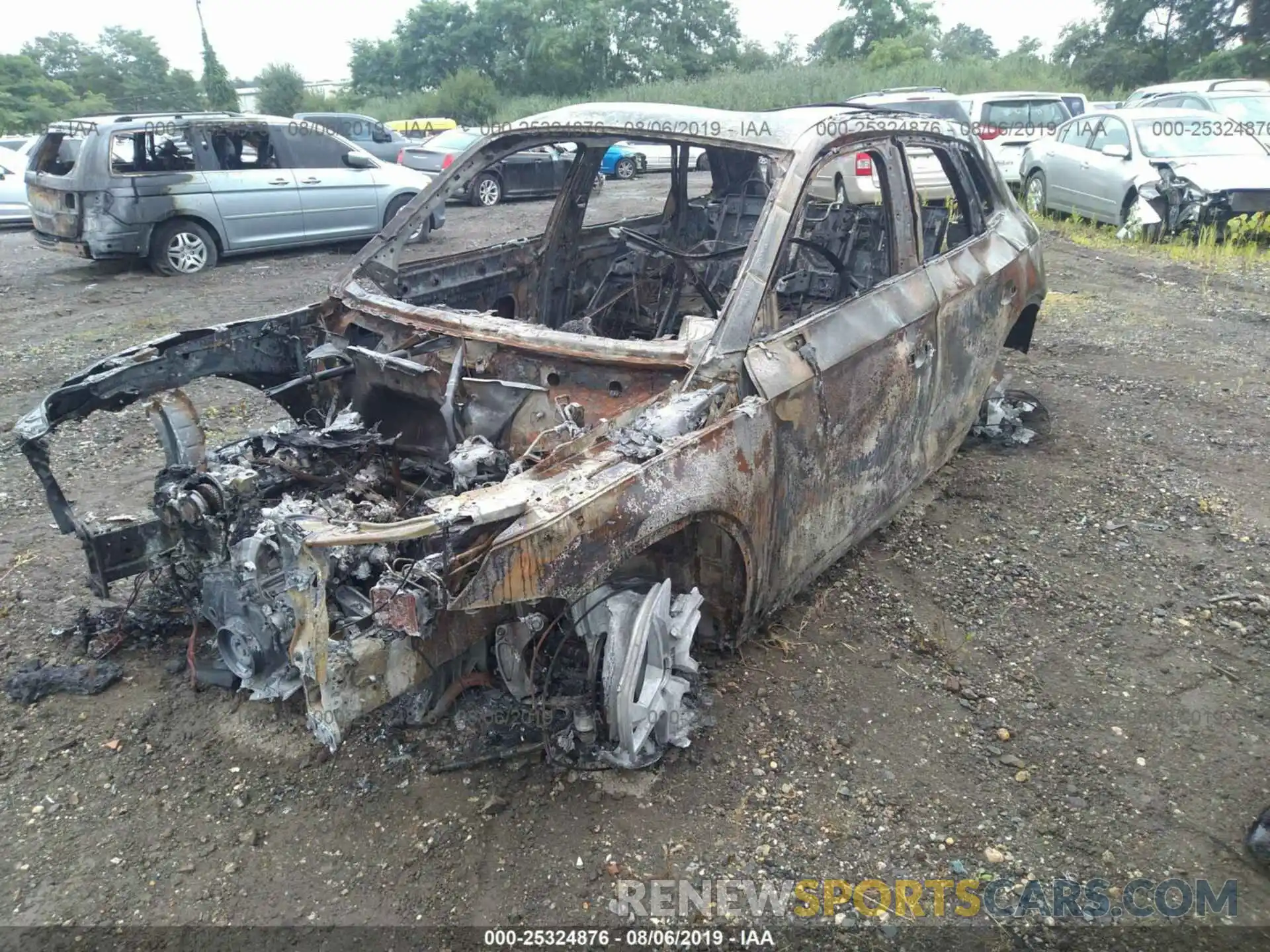 2 Photograph of a damaged car WA1ANAFY9K2052365 AUDI Q5 2019