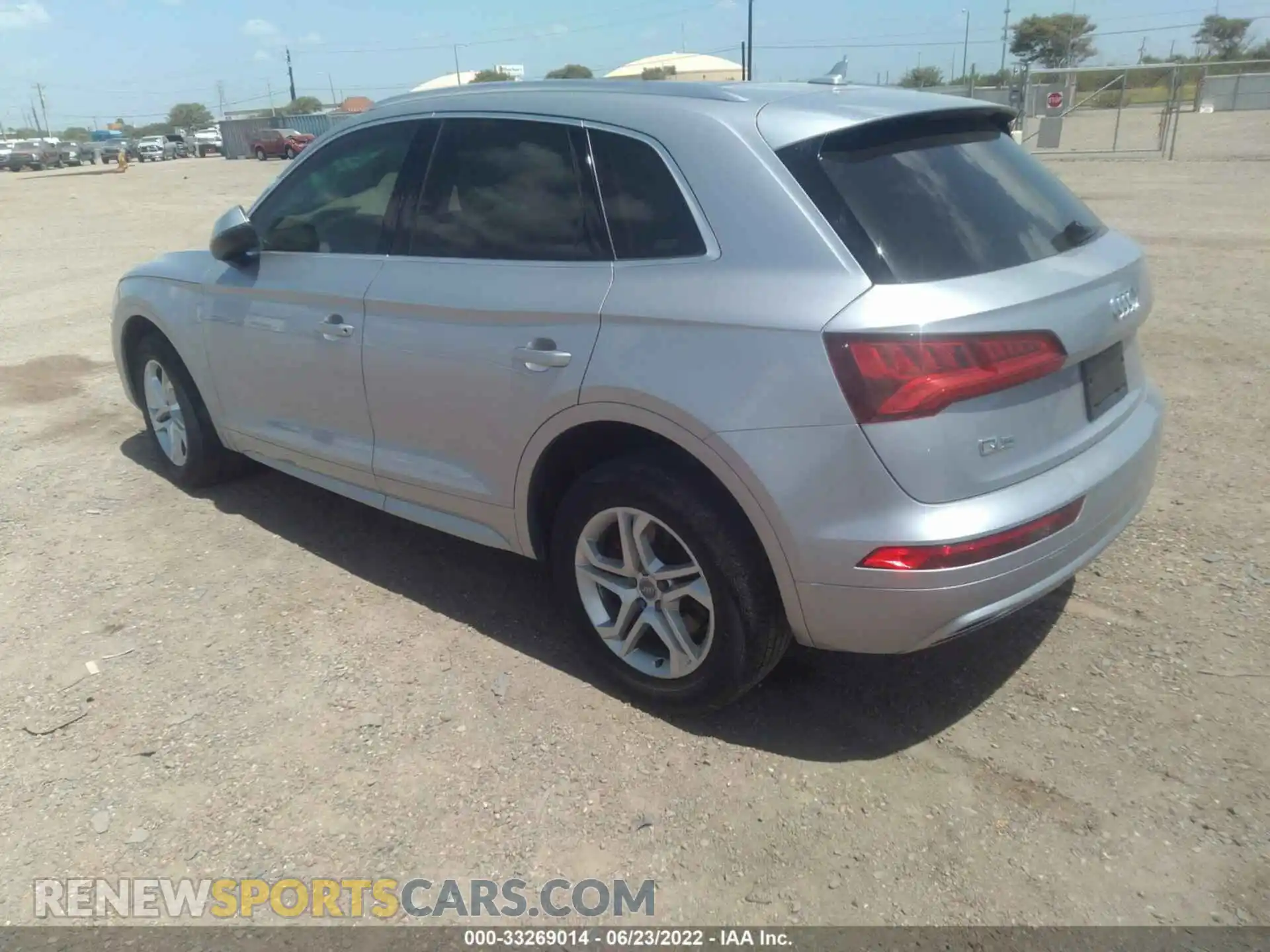3 Photograph of a damaged car WA1ANAFY9K2071482 AUDI Q5 2019