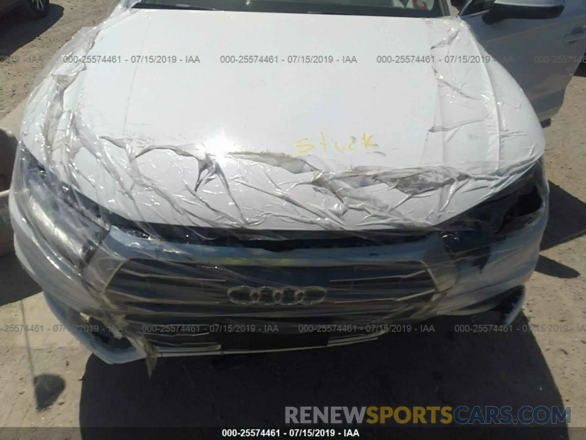10 Photograph of a damaged car WA1BNAFY0K2053036 AUDI Q5 2019