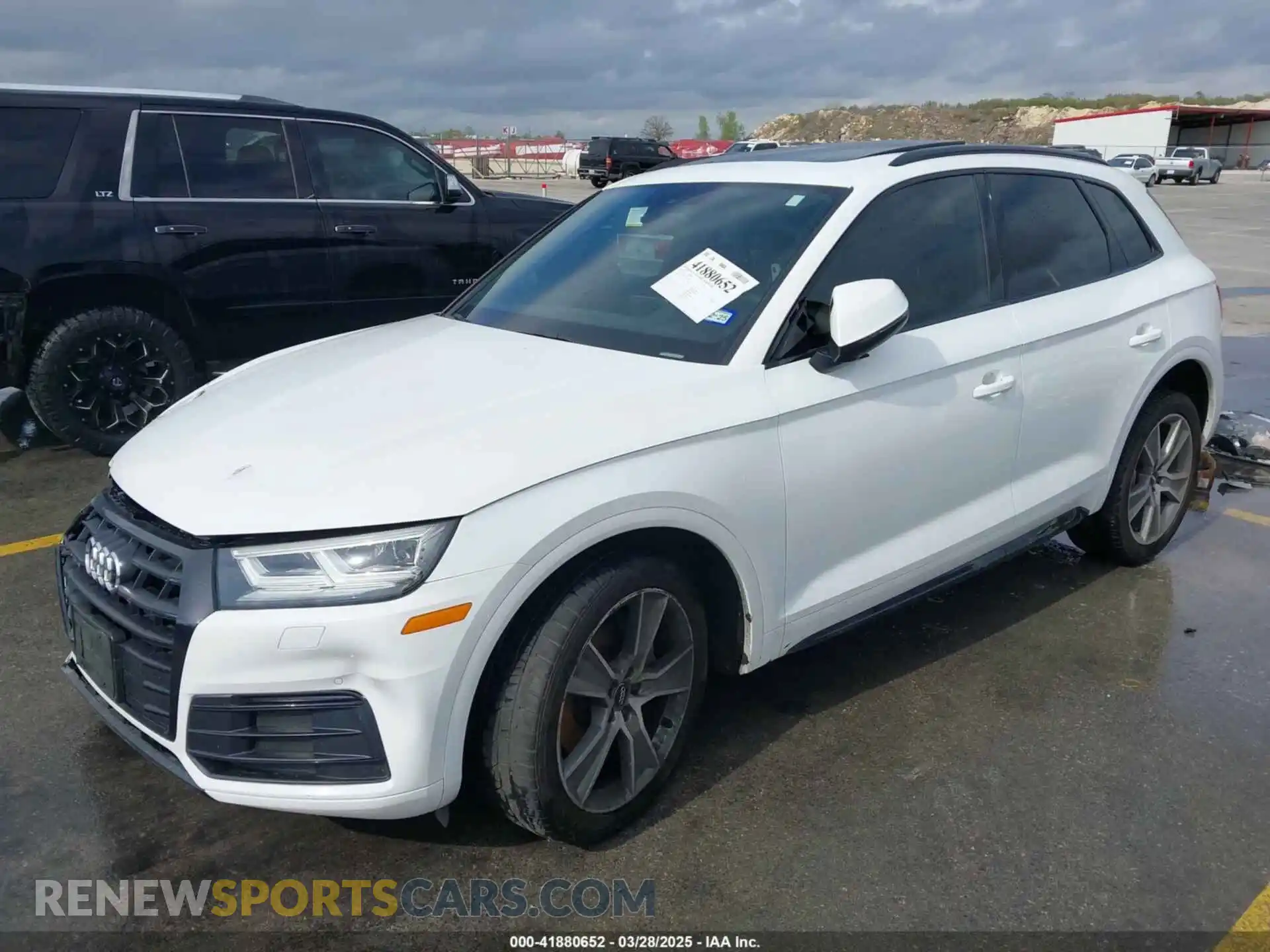 2 Photograph of a damaged car WA1BNAFY3K2113987 AUDI Q5 2019