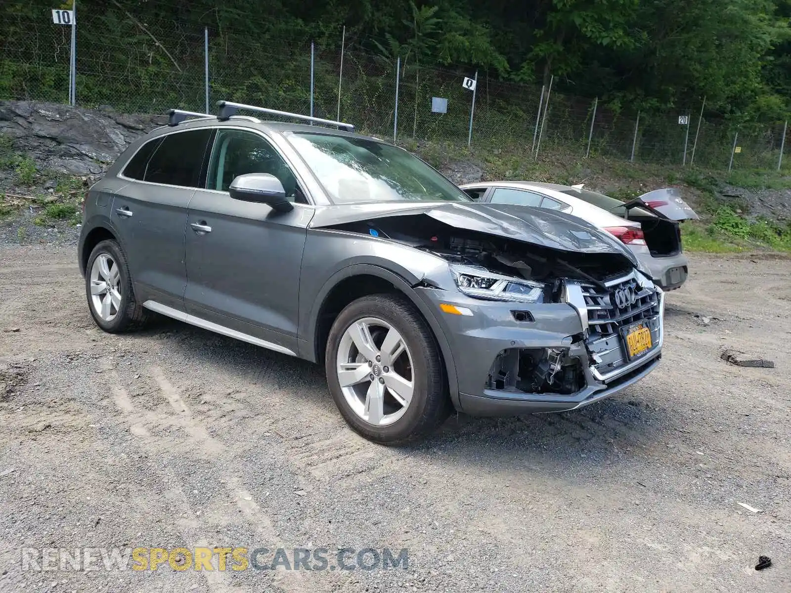 1 Photograph of a damaged car WA1BNAFY4K2129308 AUDI Q5 2019