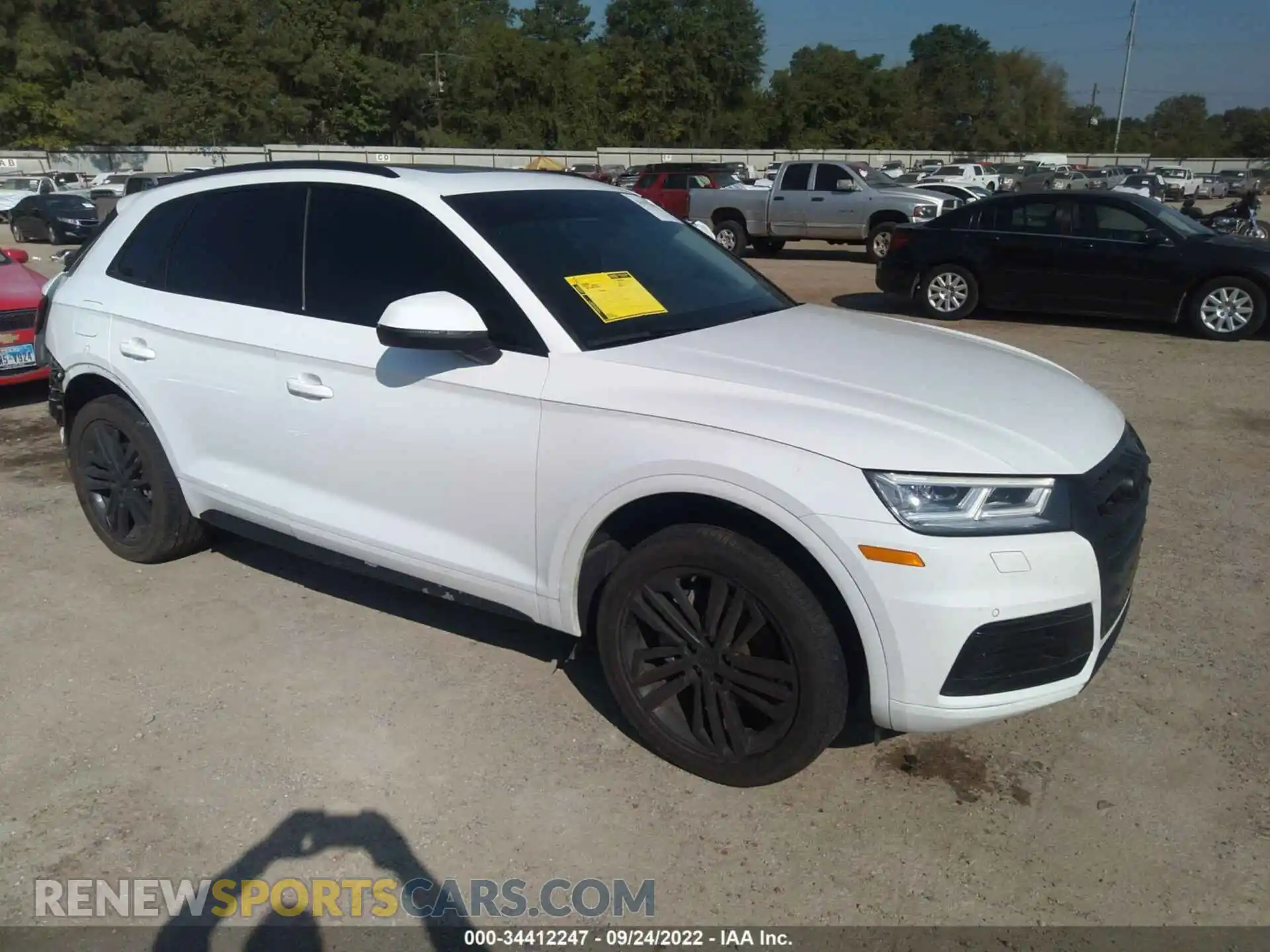 1 Photograph of a damaged car WA1BNAFY5K2100061 AUDI Q5 2019