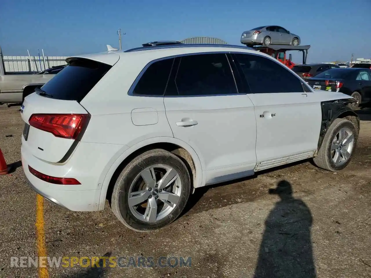 3 Фотография поврежденного автомобиля WA1CNAFY7K2059954 AUDI Q5 2019