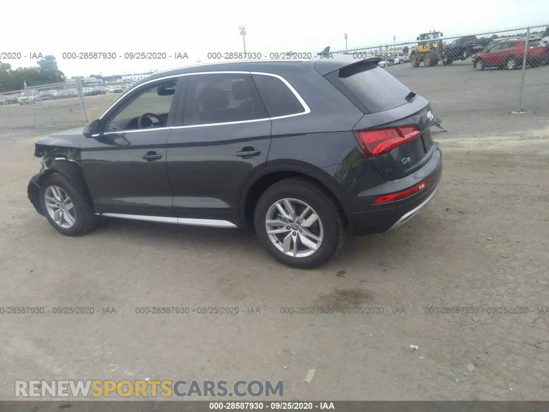 3 Photograph of a damaged car WA1ANAFY0L2042972 AUDI Q5 2020