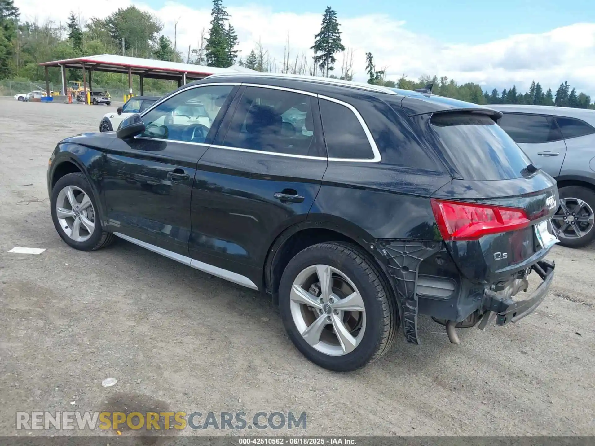 3 Photograph of a damaged car WA1ANAFY0L2059836 AUDI Q5 2020
