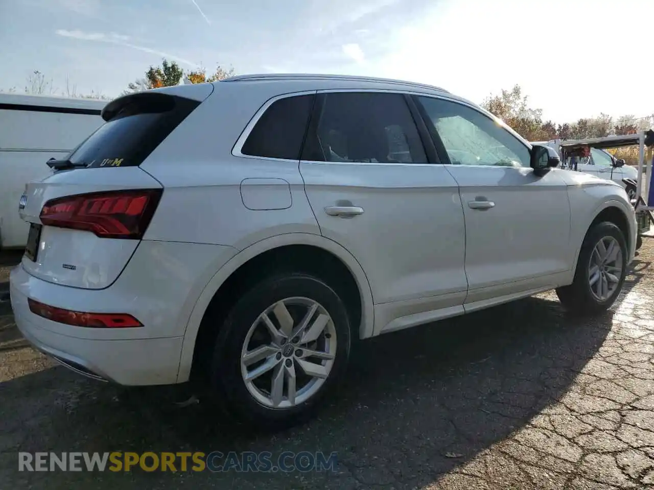 3 Photograph of a damaged car WA1ANAFY2L2000383 AUDI Q5 2020