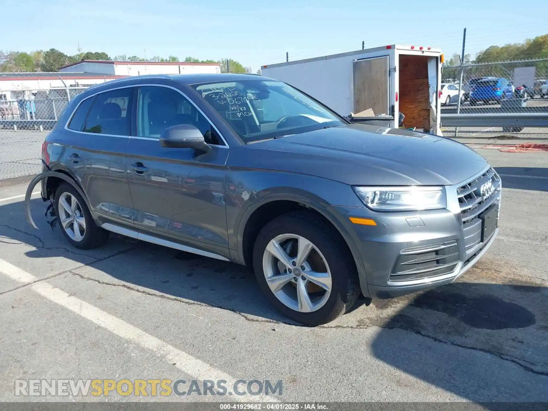 1 Photograph of a damaged car WA1ANAFY2L2067095 AUDI Q5 2020