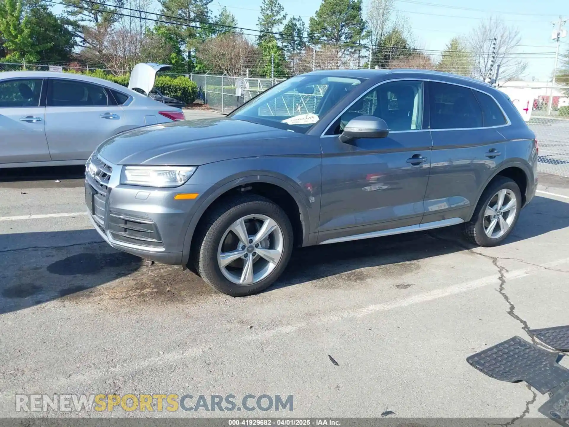 2 Photograph of a damaged car WA1ANAFY2L2067095 AUDI Q5 2020