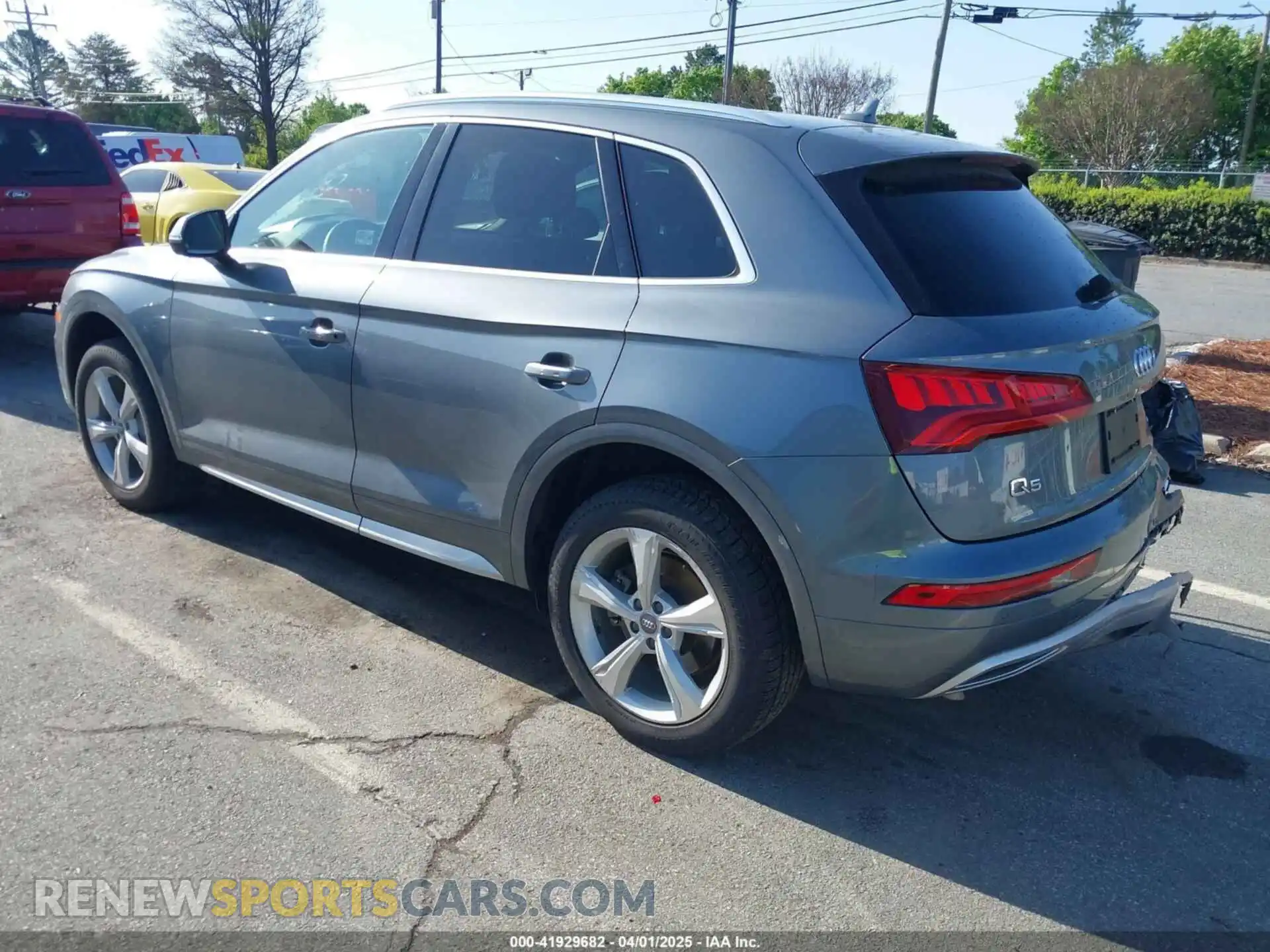3 Photograph of a damaged car WA1ANAFY2L2067095 AUDI Q5 2020