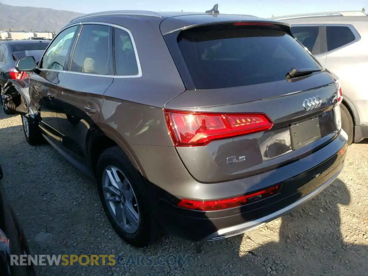 3 fotografías del automóvil dañado WA1ANAFY2L2111323 AUDI Q5 2020