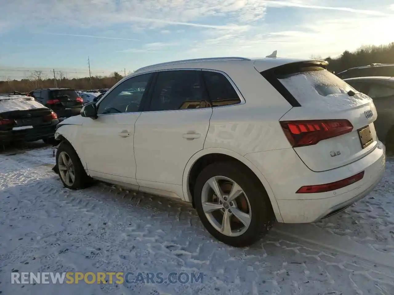 2 fotografías del automóvil dañado WA1ANAFY3L2068885 AUDI Q5 2020