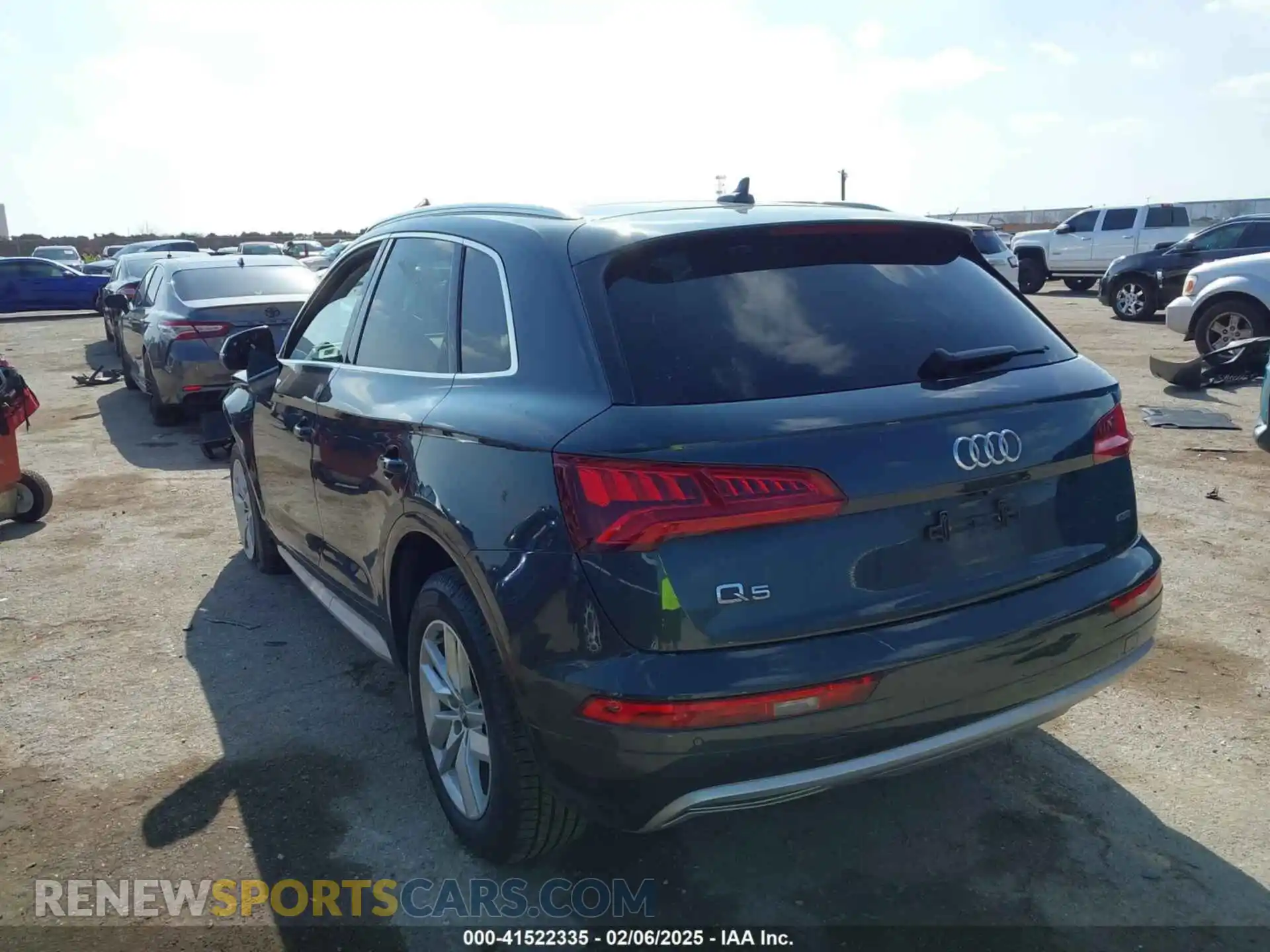 3 Photograph of a damaged car WA1ANAFY6L2030406 AUDI Q5 2020