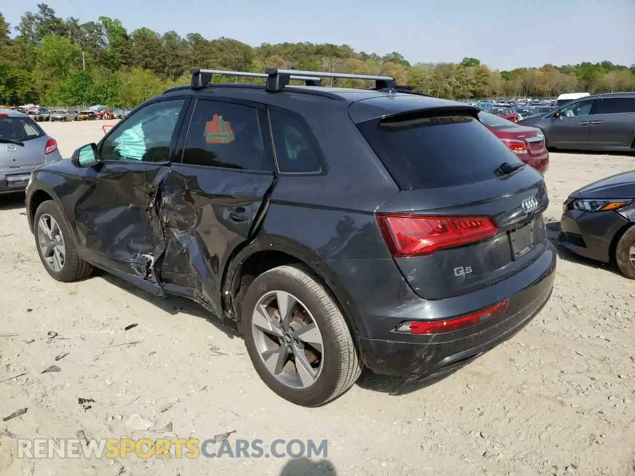 3 Photograph of a damaged car WA1ANAFY7L2077024 AUDI Q5 2020