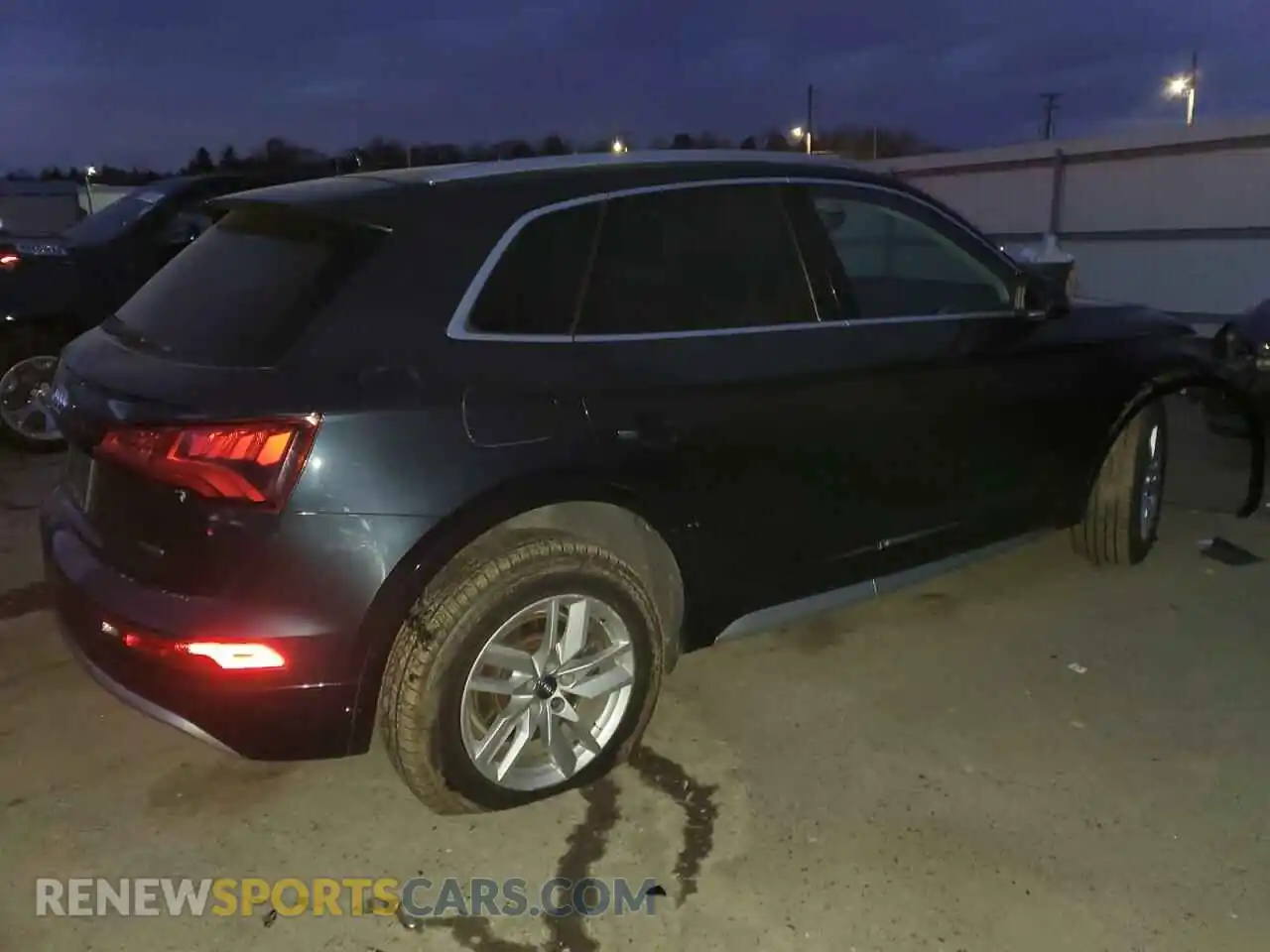 3 Photograph of a damaged car WA1ANAFY9L2019710 AUDI Q5 2020