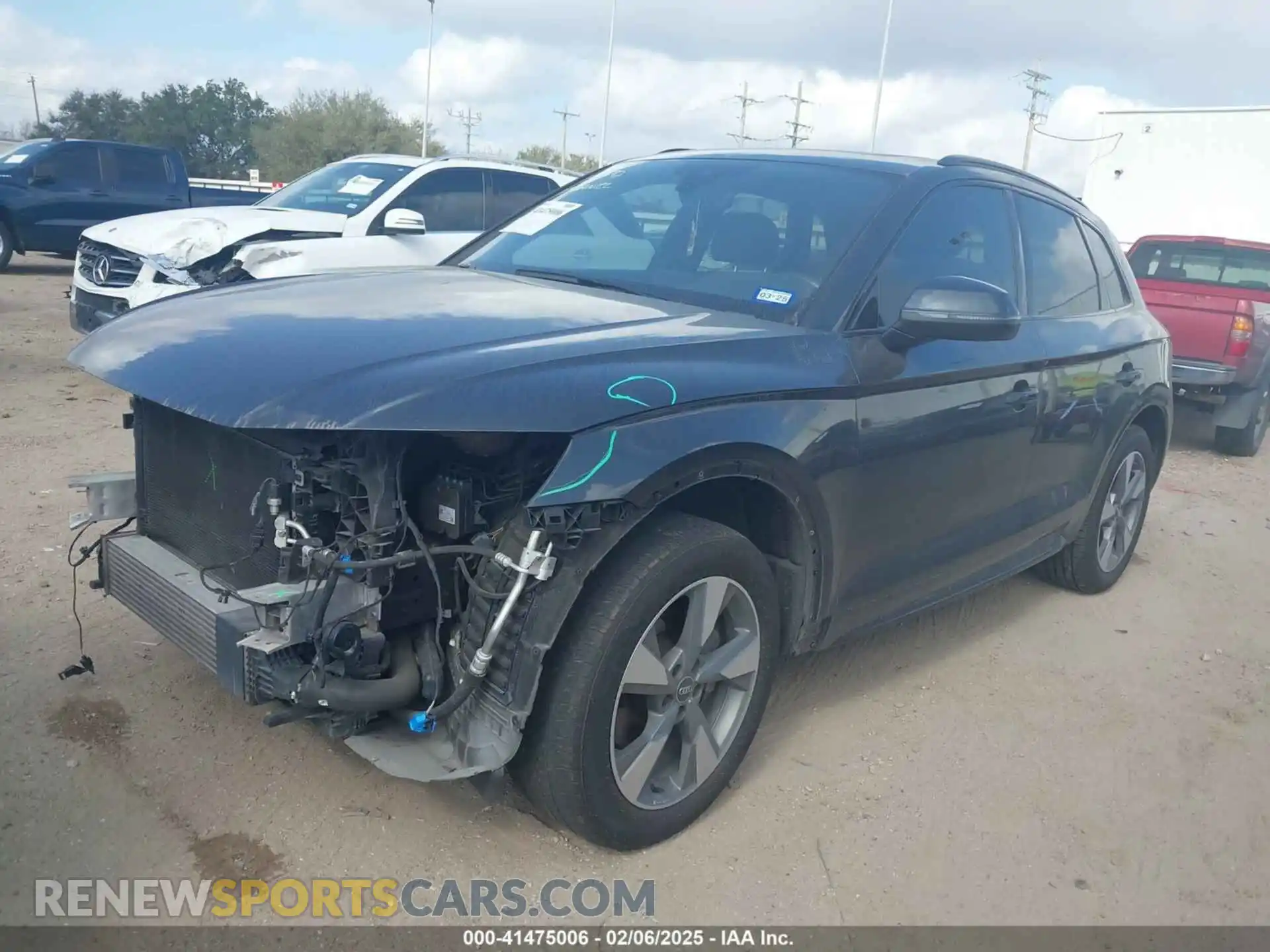 2 Photograph of a damaged car WA1ANAFY9L2108404 AUDI Q5 2020