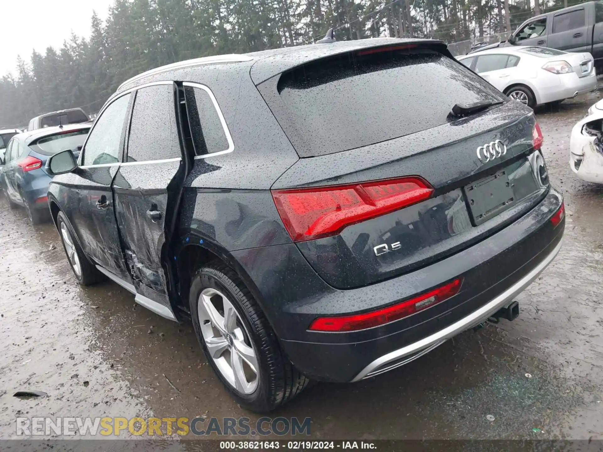 3 Photograph of a damaged car WA1BNAFY2L2017754 AUDI Q5 2020