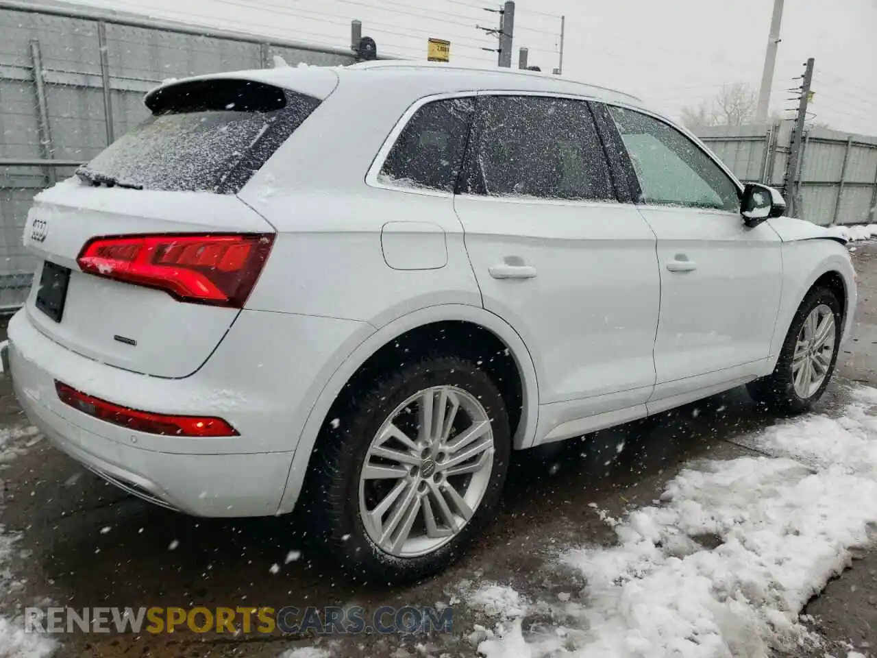 3 Photograph of a damaged car WA1BNAFY5L2072666 AUDI Q5 2020