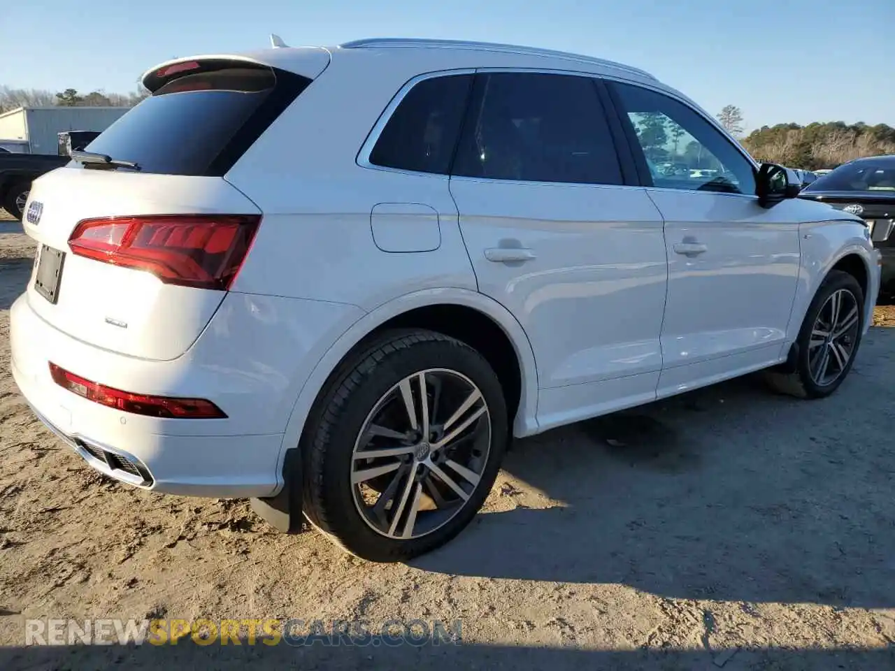 3 Photograph of a damaged car WA1E2AFY1L2043283 AUDI Q5 2020