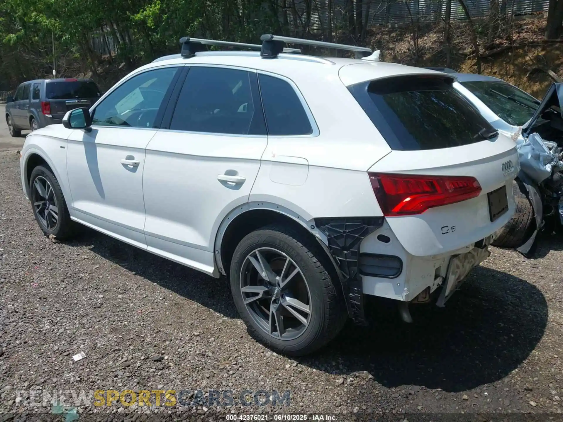 3 Photograph of a damaged car WA1E2AFY8L2049128 AUDI Q5 2020