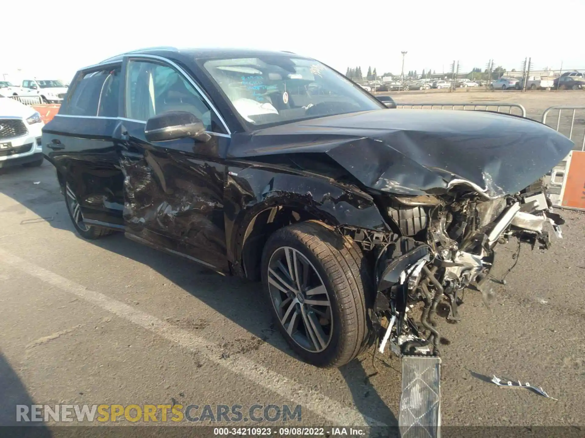1 Photograph of a damaged car WA1E2AFY9L2064060 AUDI Q5 2020