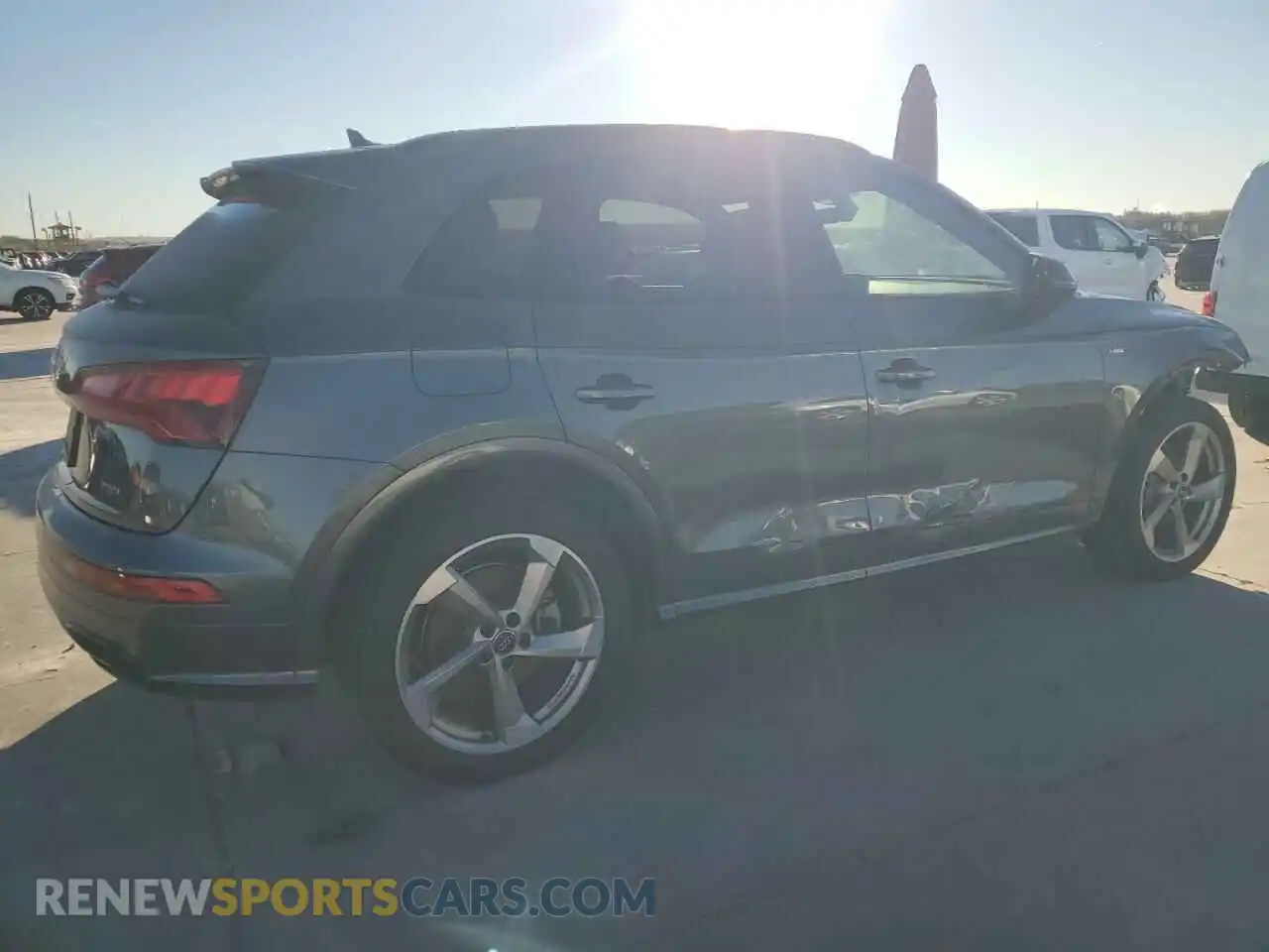 3 Photograph of a damaged car WA1ENAFY0L2112228 AUDI Q5 2020