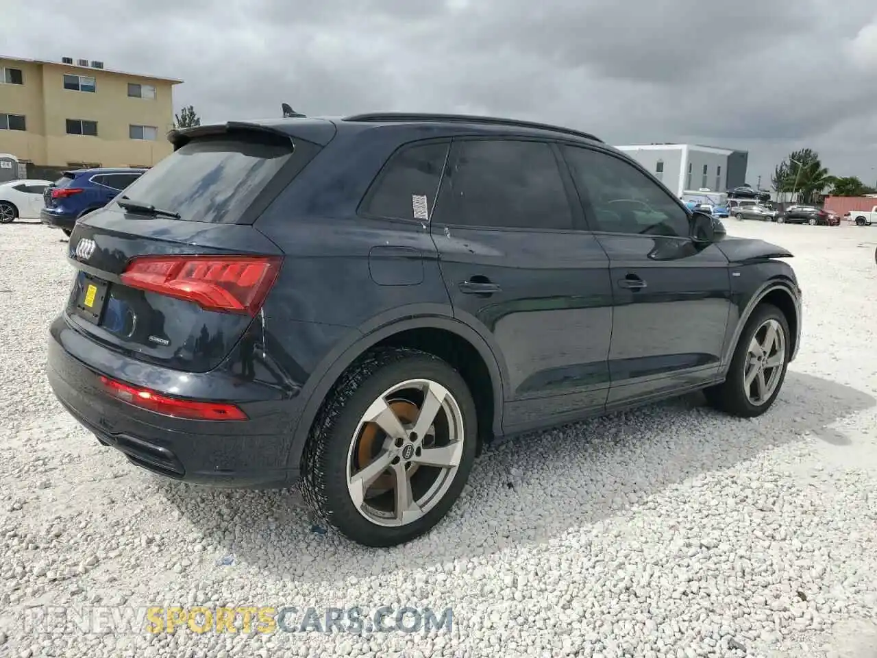 3 Фотография поврежденного автомобиля WA1ENAFY7L2105471 AUDI Q5 2020