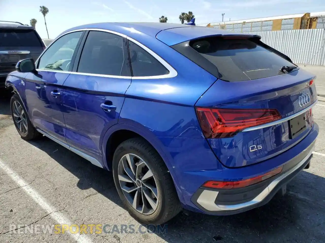2 Photograph of a damaged car WA14AAFYXM2092451 AUDI Q5 2021