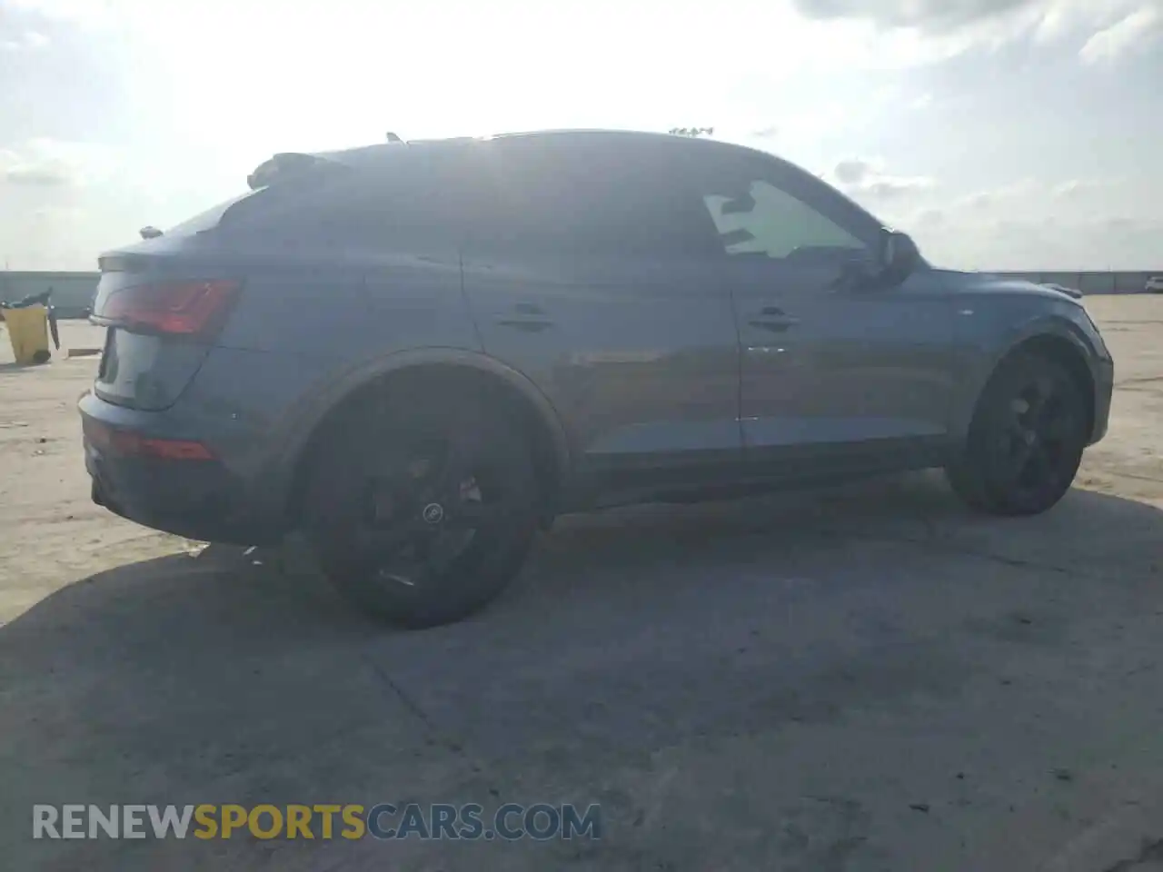 3 Photograph of a damaged car WA15AAFY7M2093321 AUDI Q5 2021