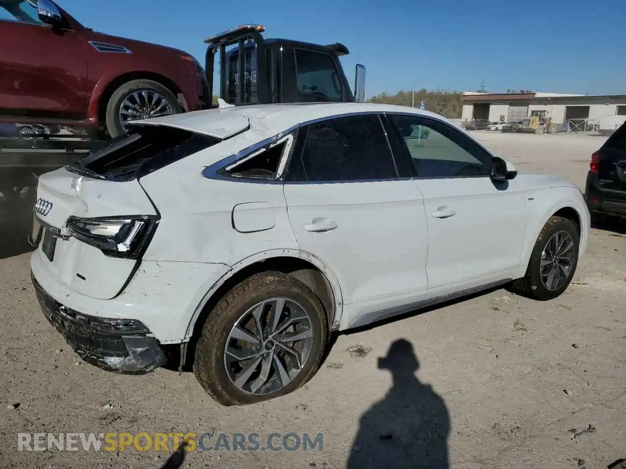 3 Photograph of a damaged car WA15AAFY8M2083428 AUDI Q5 2021