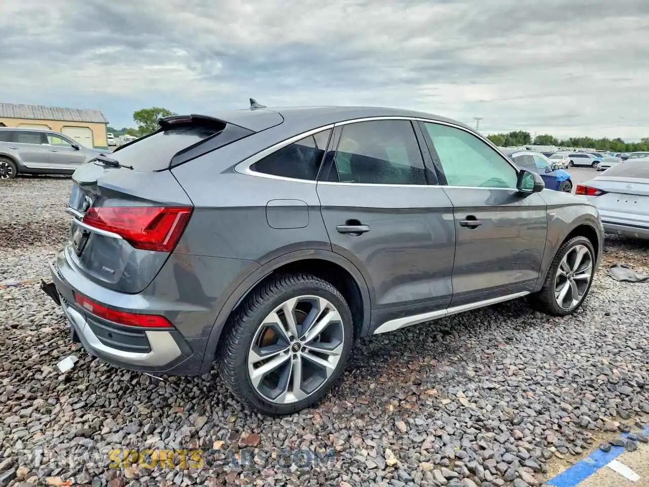 3 Photograph of a damaged car WA15AAFY8M2138637 AUDI Q5 2021