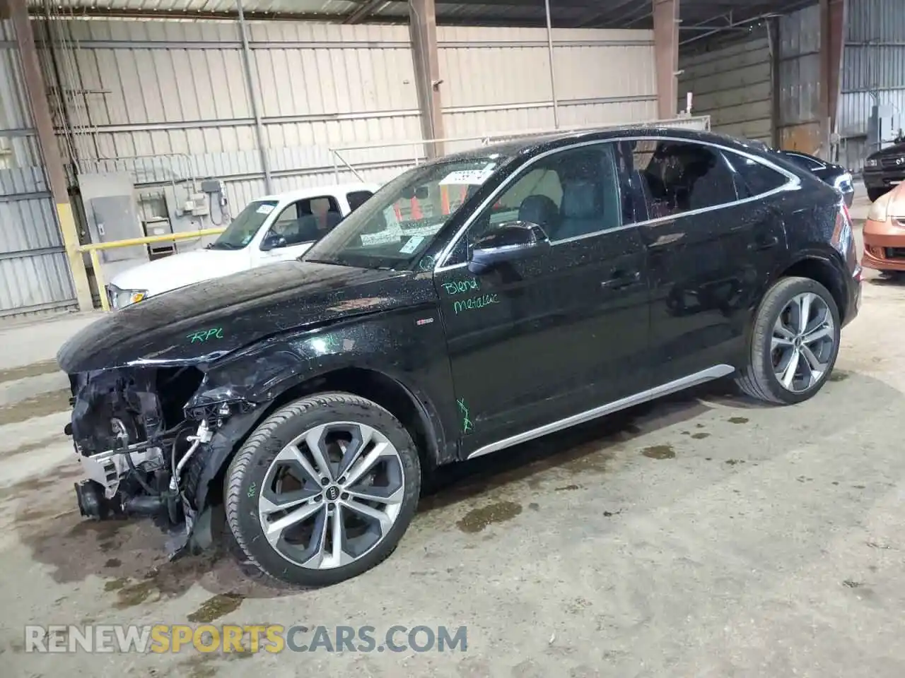 1 Photograph of a damaged car WA15AAFYXM2077145 AUDI Q5 2021
