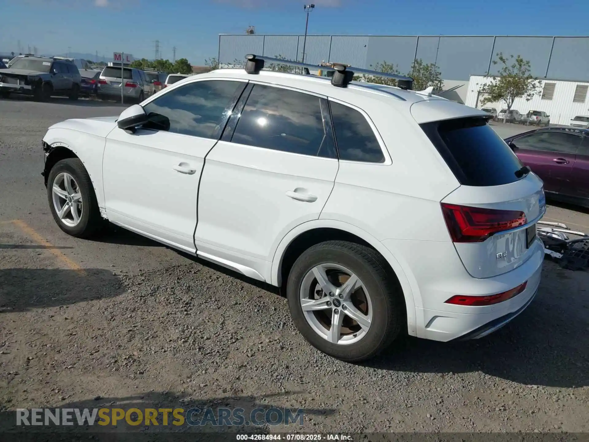 3 Photograph of a damaged car WA1AAAFY1M2133438 AUDI Q5 2021