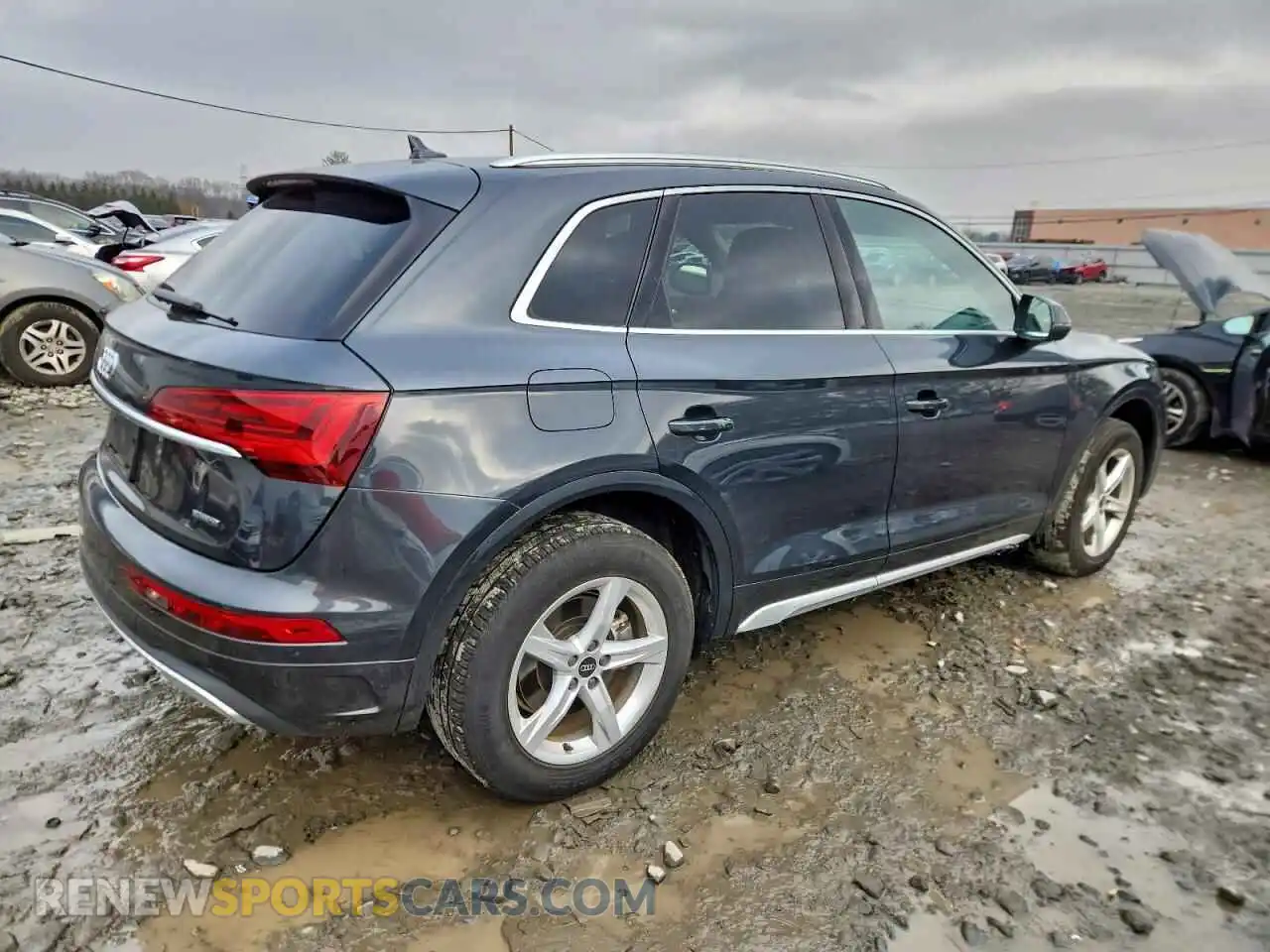 3 Photograph of a damaged car WA1AAAFY2M2114008 AUDI Q5 2021