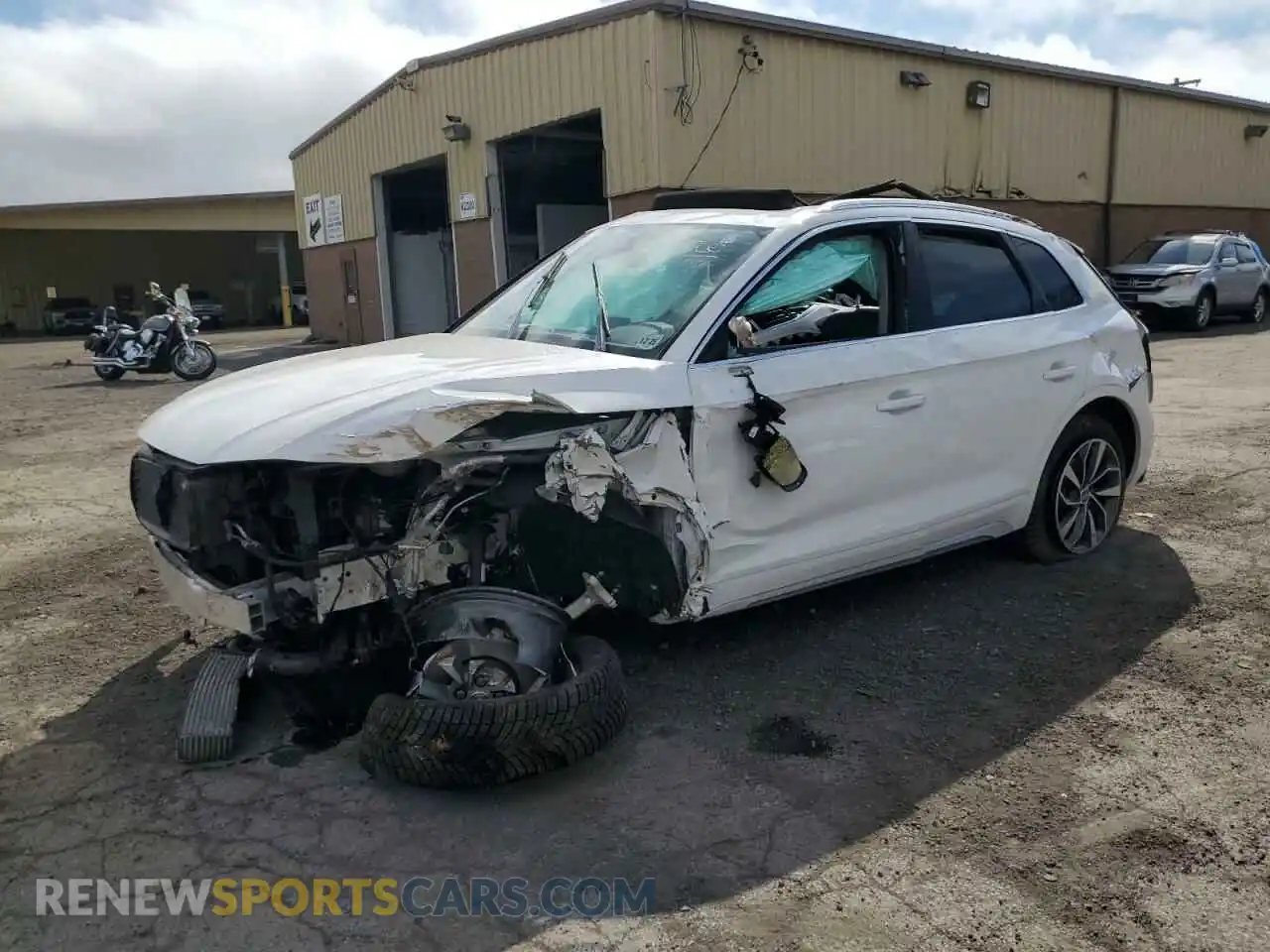 1 Photograph of a damaged car WA1AAAFY4M2001967 AUDI Q5 2021