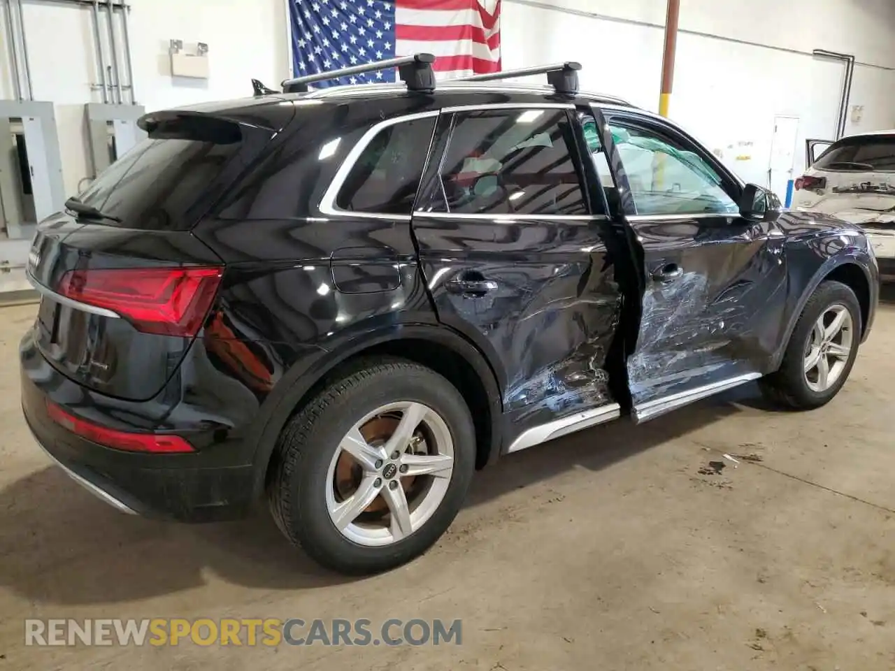 3 Photograph of a damaged car WA1AAAFY4M2003024 AUDI Q5 2021