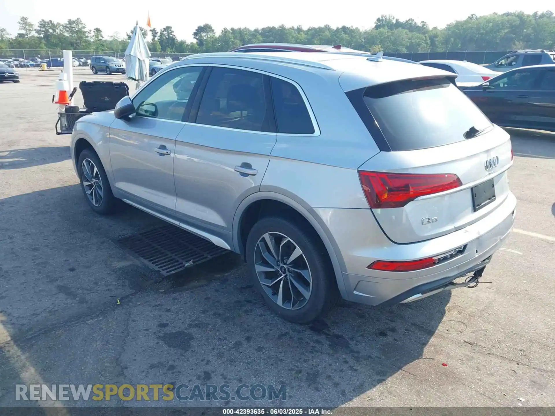 3 Photograph of a damaged car WA1AAAFY4M2004691 AUDI Q5 2021