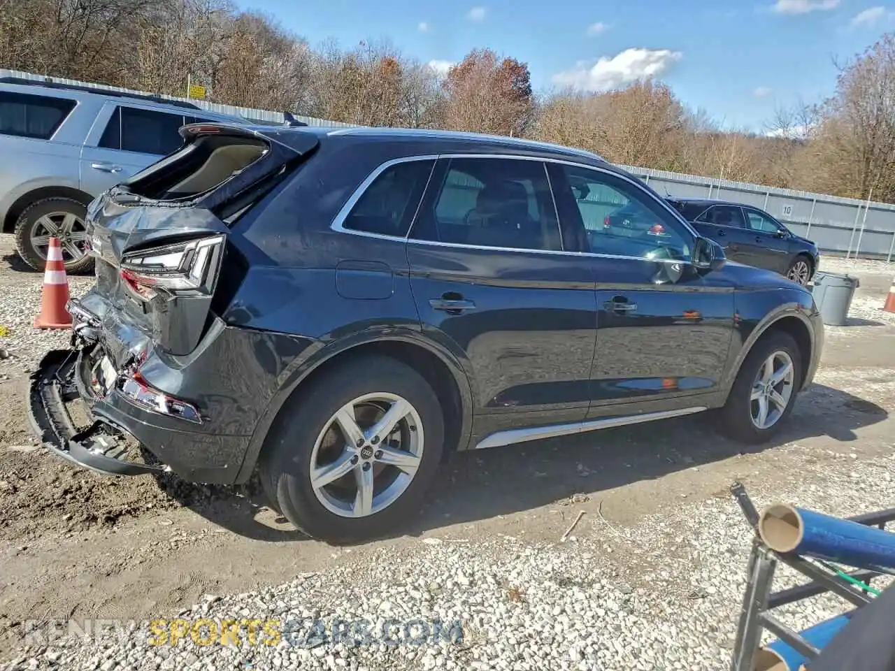 3 Photograph of a damaged car WA1AAAFY4M2076166 AUDI Q5 2021
