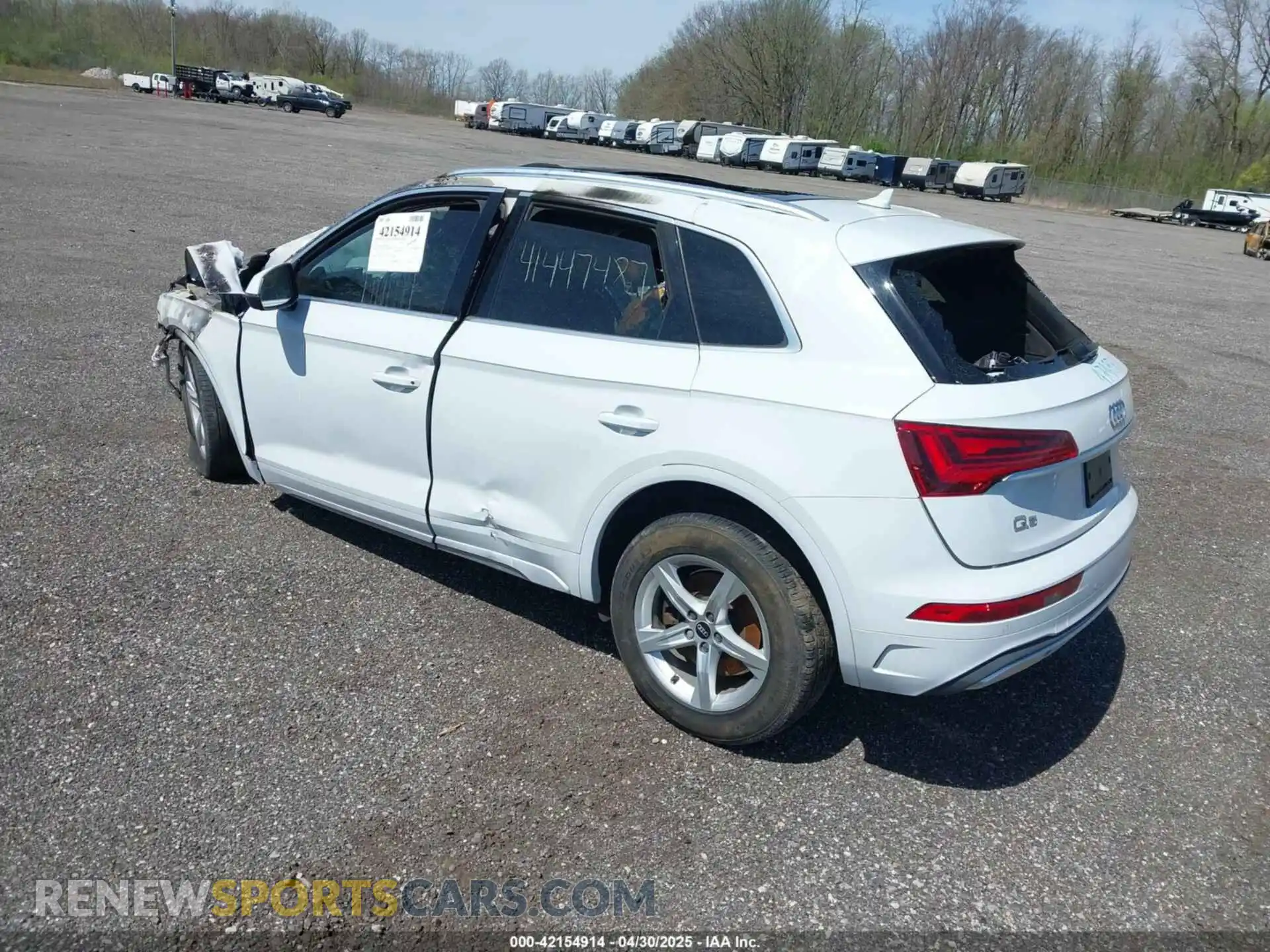3 Photograph of a damaged car WA1AAAFY5M2110311 AUDI Q5 2021