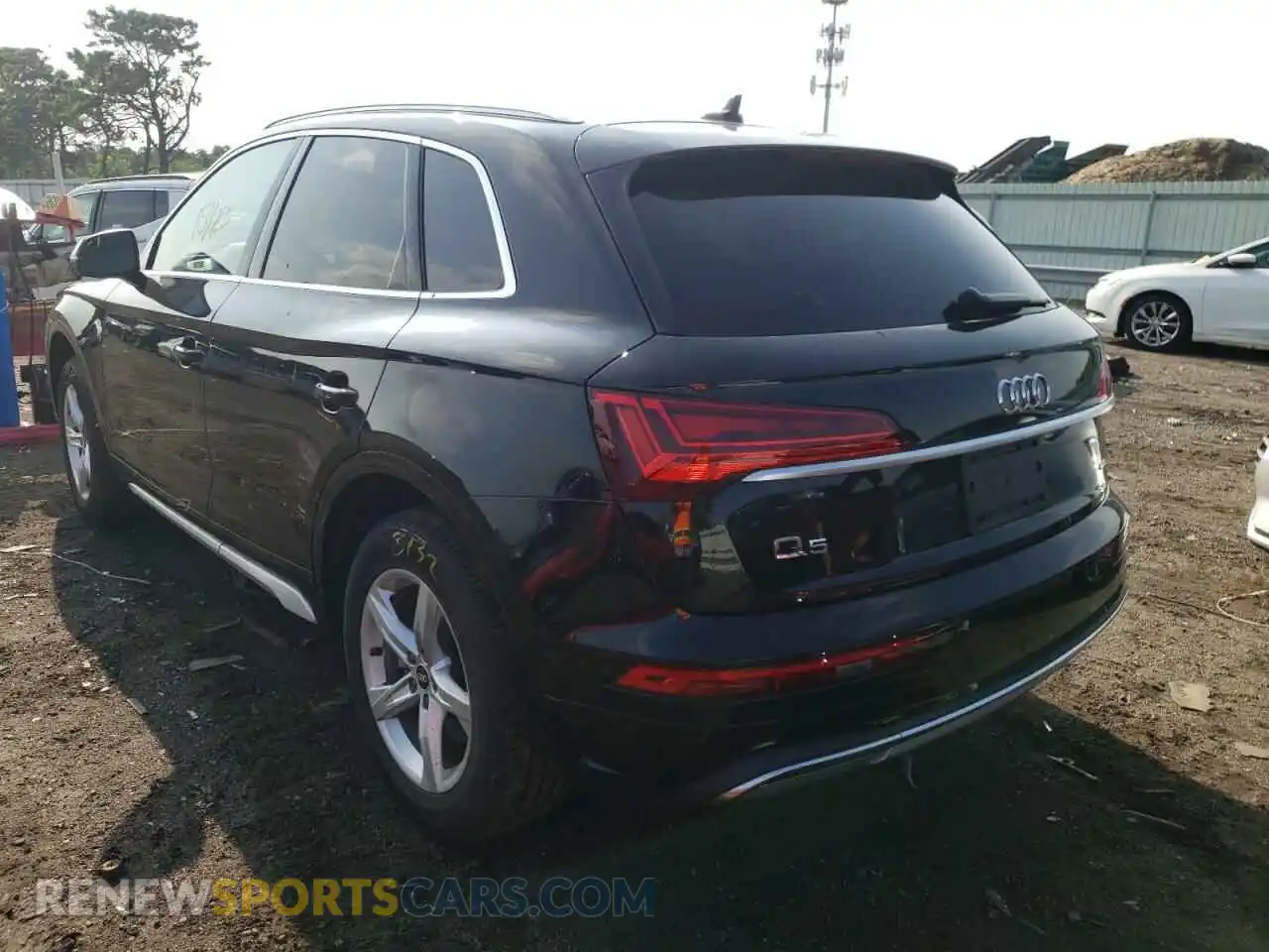 3 Photograph of a damaged car WA1AAAFY5M2111961 AUDI Q5 2021